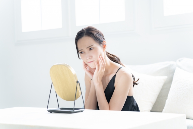 キュアジェットはクレーター・ニキビ跡の悩みにおすすめ！効果や注意点を詳しく解説